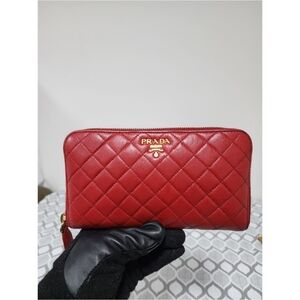 Prada Quilted Leather Zippy Wallet Red